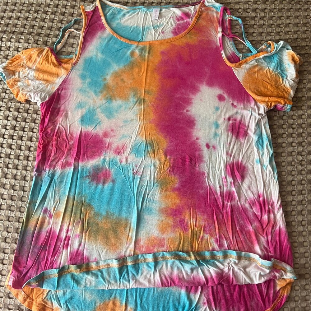 Tie Dye Pea-a-boo Sleeve Short Sleeve Shirt, Size XL